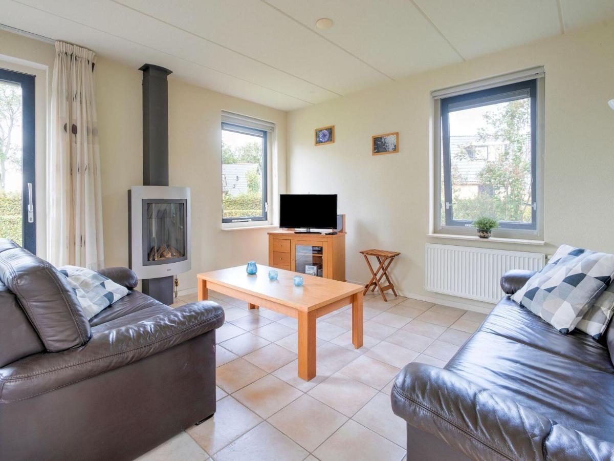 Serene Holiday Home In Gaasterl N Sleat Sondel Exteriör bild