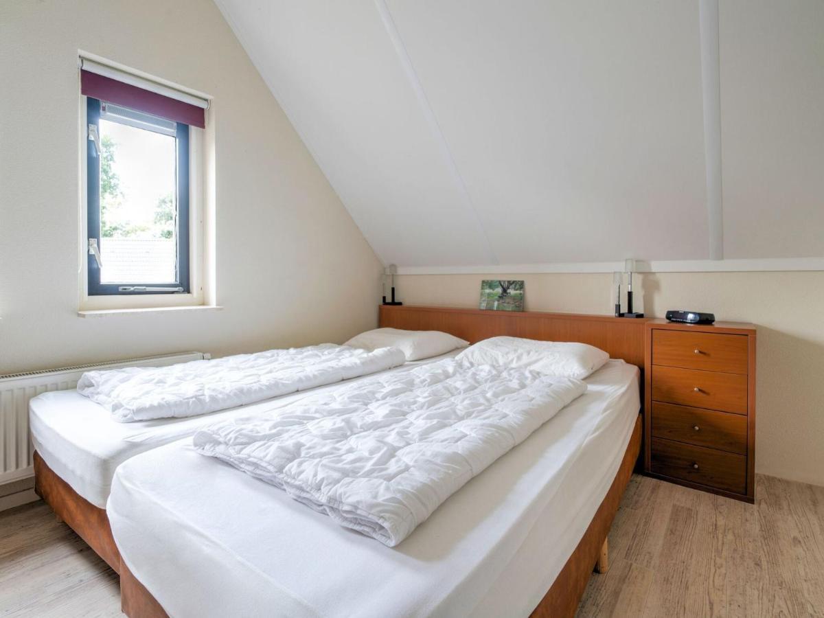 Serene Holiday Home In Gaasterl N Sleat Sondel Exteriör bild