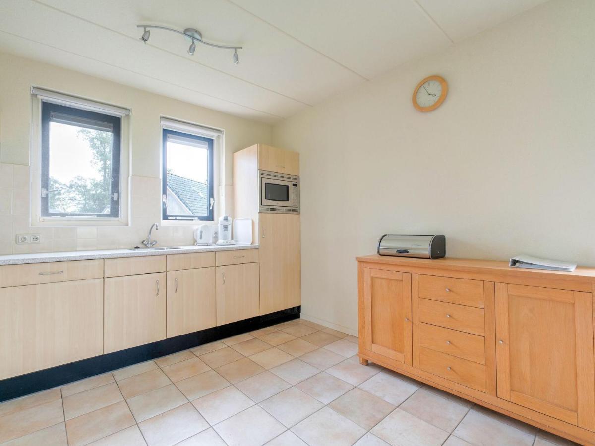 Serene Holiday Home In Gaasterl N Sleat Sondel Exteriör bild