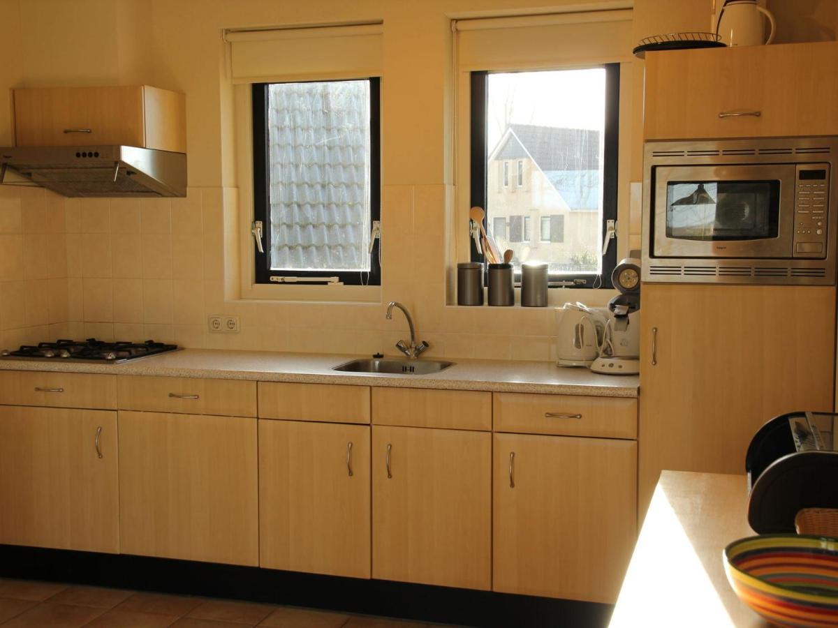 Serene Holiday Home In Gaasterl N Sleat Sondel Exteriör bild